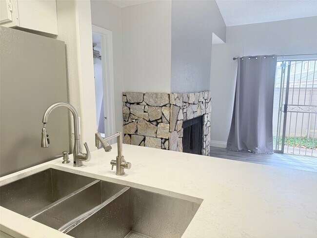 Building Photo - 6701 Sands Point Dr