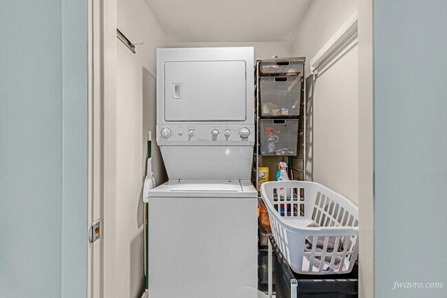 Building Photo - 68 Harriet St