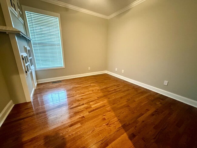 Building Photo - 105 Bent Brook Dr