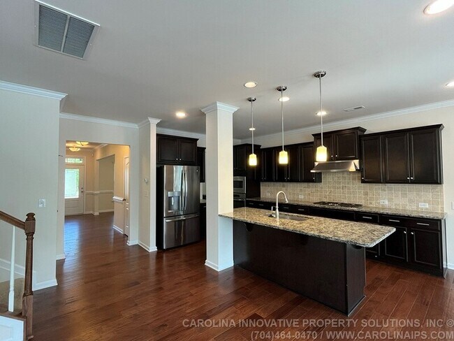 Building Photo - 385 Hawks Creek Pkwy