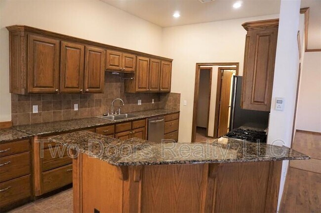 Building Photo - 9601 Crooked Creek Ln