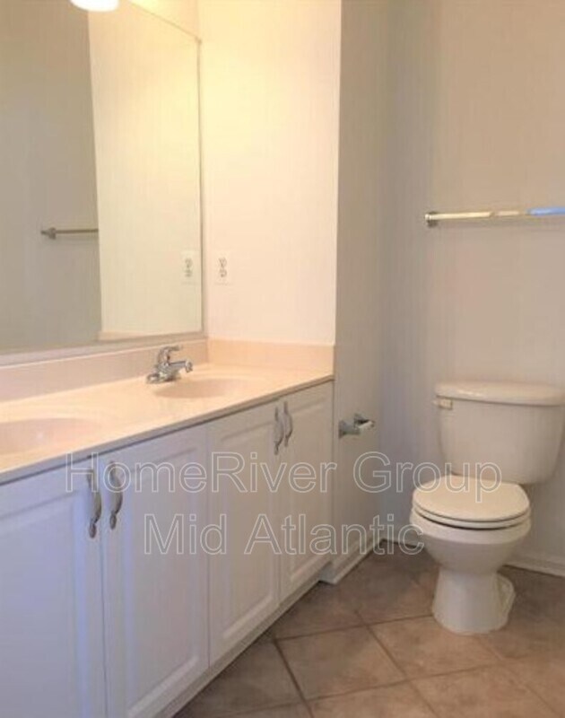 Building Photo - 545 Ensemble Ct