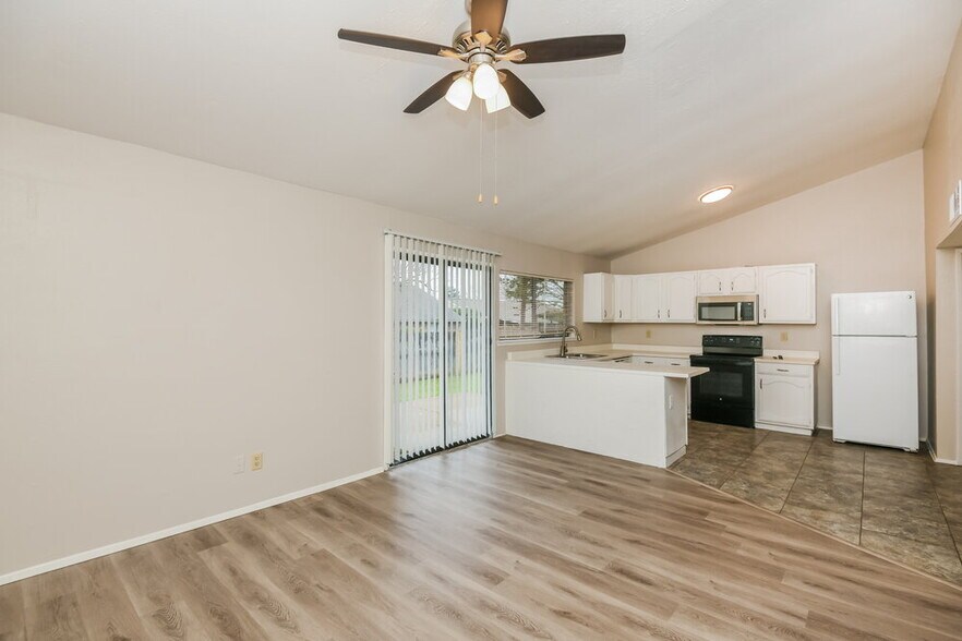 Building Photo - 3913 Horizon Pl