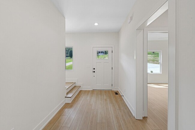 Building Photo - 1008 Fontaine Dr