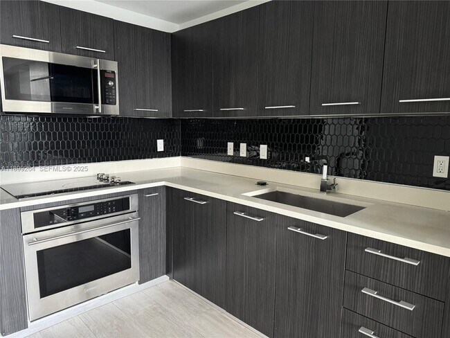 Building Photo - 45 SW 9th St