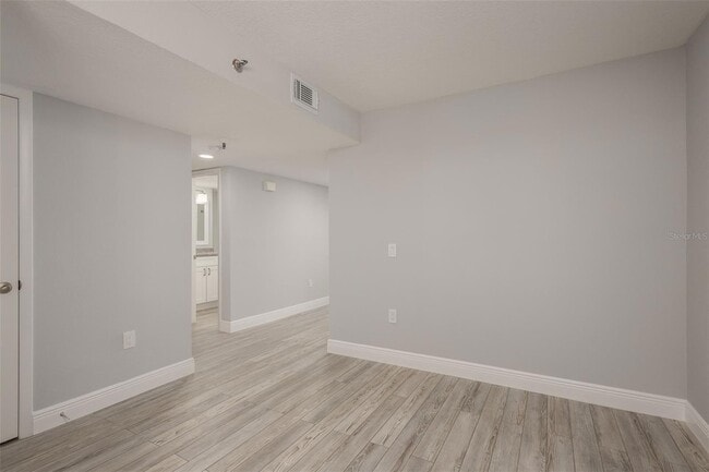 Building Photo - 6035 Sea Ranch Dr