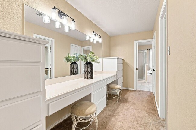 Building Photo - 7030 Pecan Creek Cir