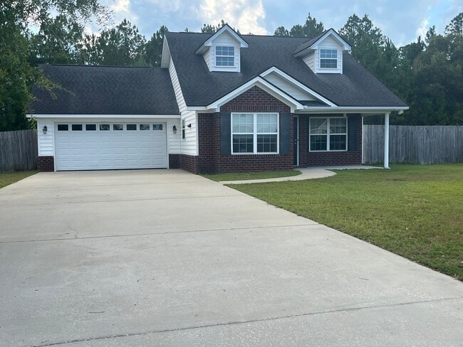 Primary Photo - FOR RENT 3 Bed 2 bath Pet friendly home