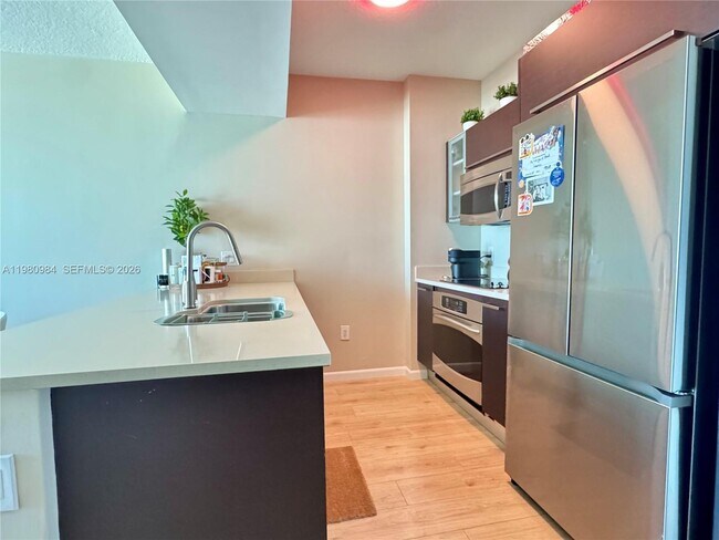 Building Photo - 333 NE 24th St