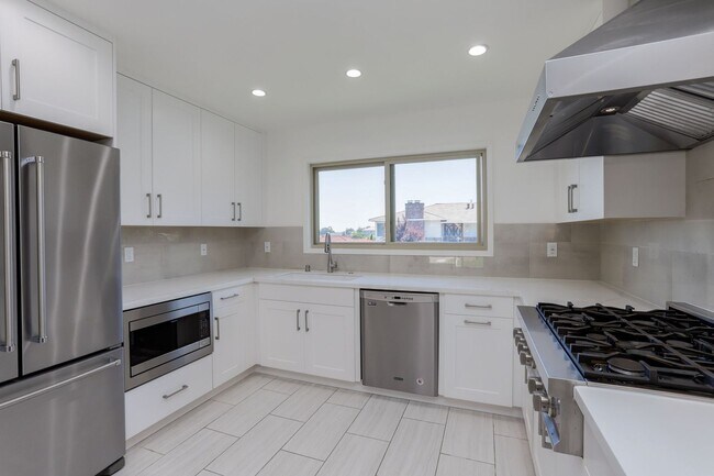 Building Photo - 3BR/2.5BA Mills Estates Home + Bonus Room | Bay Views, Yard & 2-Car Garage | YouTube Tour