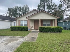 Building Photo - 2745 Tyndall Dr