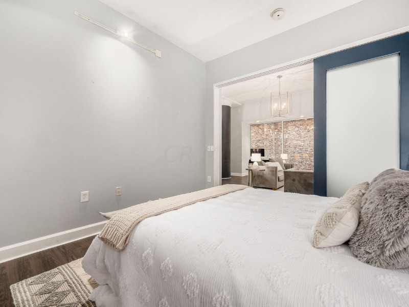 Building Photo - 106 N High St