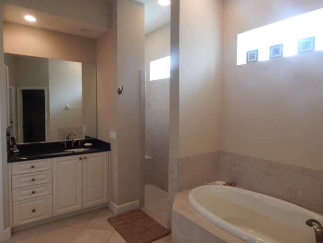 Building Photo - SUMMER/ FALL FURNISHED  3/2 IMMACULATE POOL HOME - ROSEDALE COMMUNITY