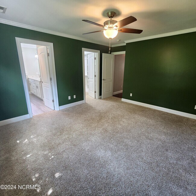 Building Photo - 115 Blue Bird Ln