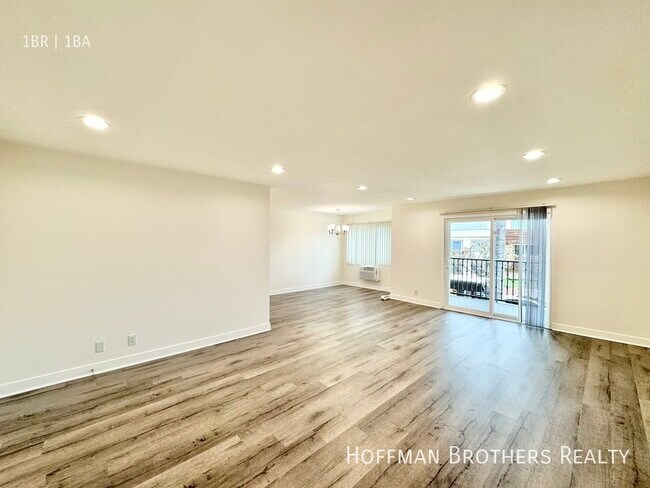 Building Photo - 5415 Newcastle Ave