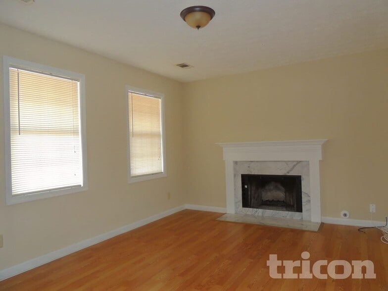 Building Photo - 2351 Boone Pl