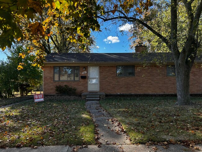Primary Photo - 1641 Fairview Ave
