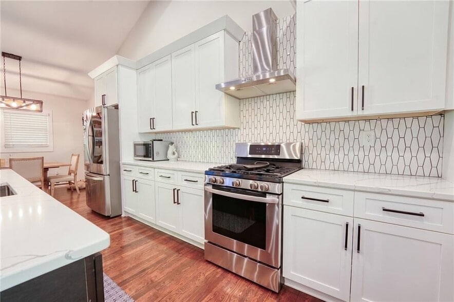Building Photo - 3076 McCully Dr NE