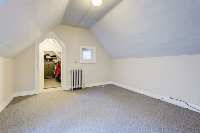 Building Photo - 284 Benton St