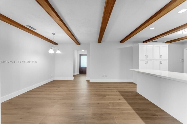 Building Photo - 9121 Ridgeland Dr