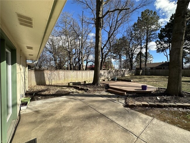 Building Photo - 1004 SE 4th St