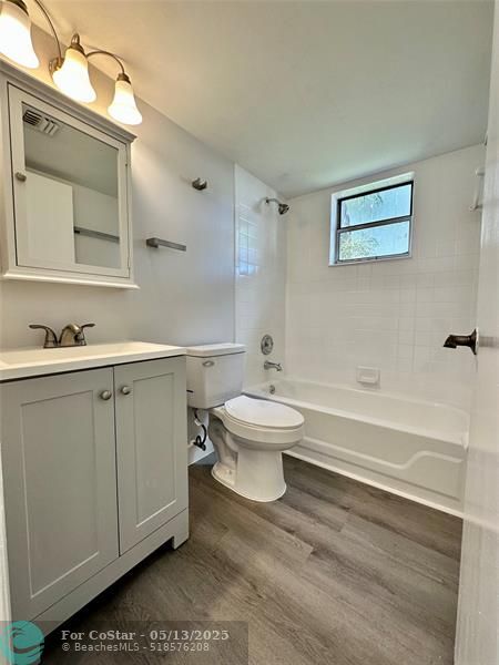 Building Photo - 717 Gardens Dr