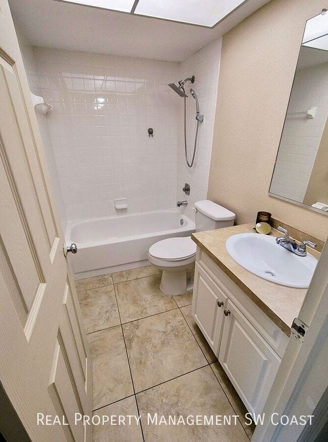 Building Photo - 12471 McGregor Blvd