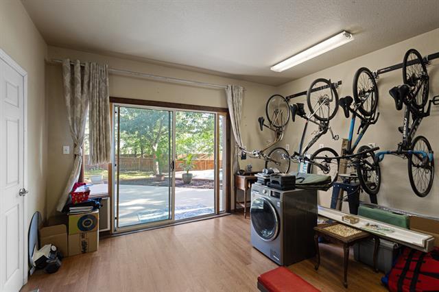 Building Photo - 19 Shady Creek Ln