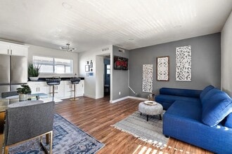 Building Photo - 4811 Live Oak St
