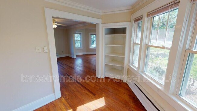 Building Photo - 3 Gables Pl