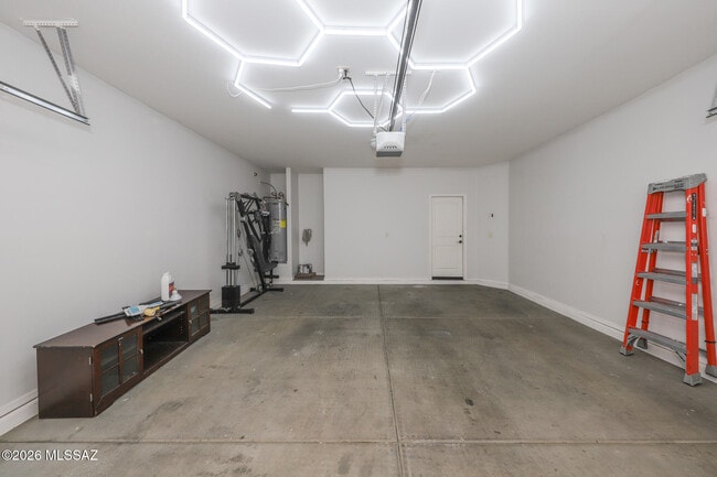 Building Photo - 8754 N Mugho Pine Trail