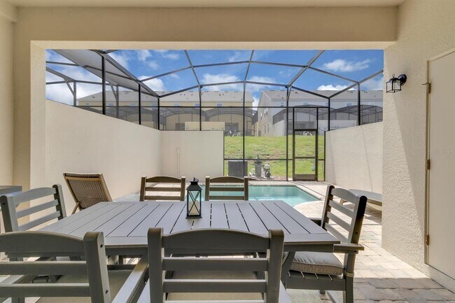 Building Photo - 2312 Zaballina Pl