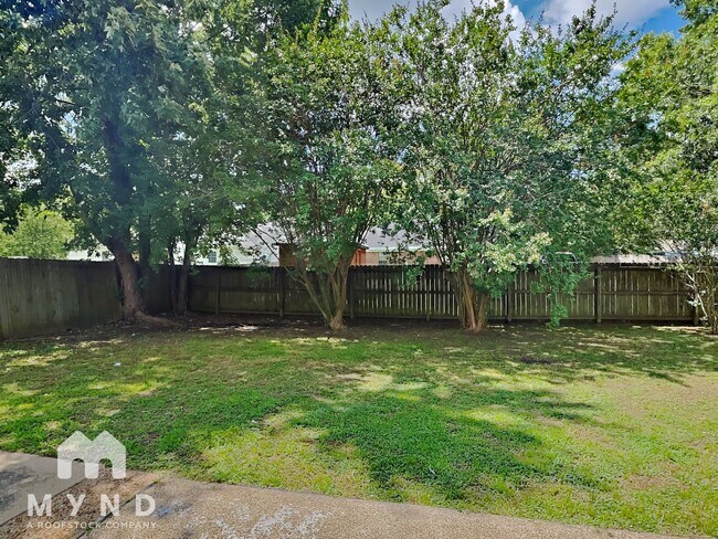 Building Photo - 7301 Hollorn Ln