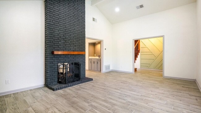 Building Photo - 2616 Ellis Ct