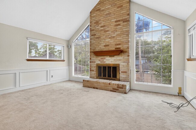 Building Photo - 18307 Forest Elms Dr