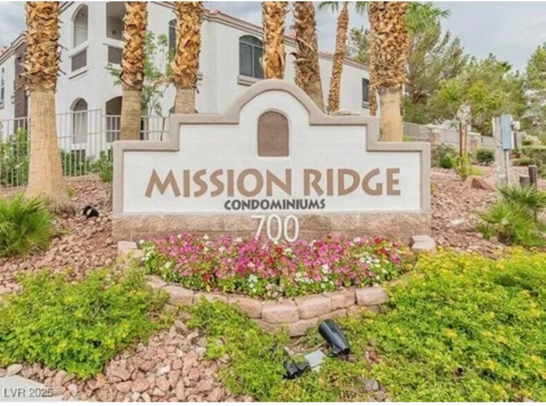 Building Photo - 700 Carnegie St