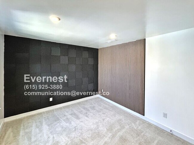 Building Photo - 4-Bedroom, 2.5-Bath Home with Convenient A...