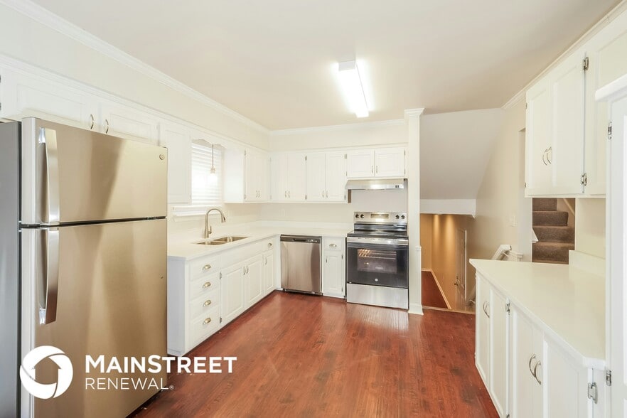 Building Photo - 1800 E Sheridan Bridge Ln