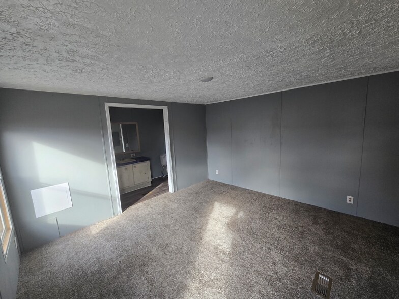 Building Photo - 308 Pepper St