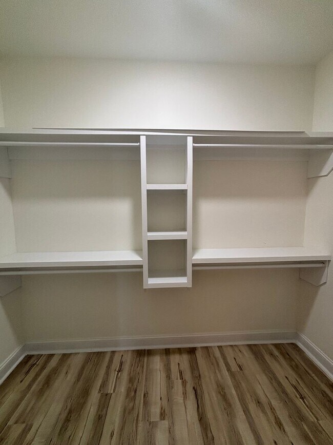Building Photo - Brand New 3 Bedroom, 2 Bathroom Duplex in ...