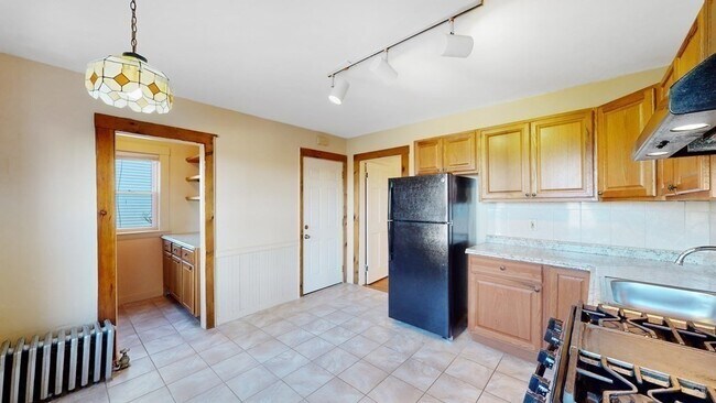 Primary Photo - 16 Bentham Rd