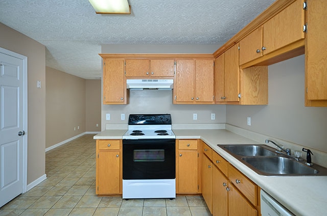 Building Photo - Cloverdale Apartments