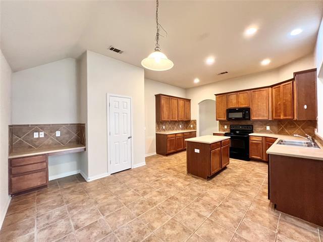 Building Photo - 5423 Childress Dr