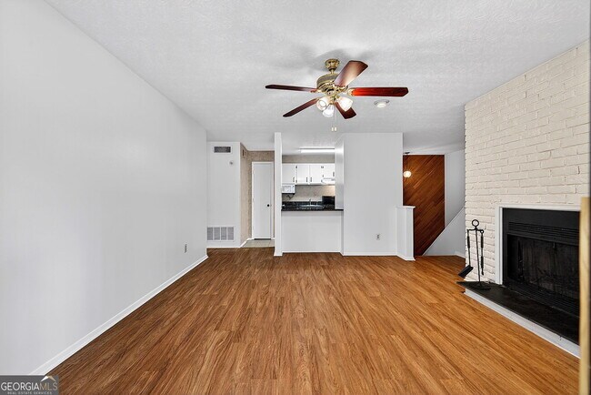 Building Photo - 903 Cumberland Ct SE