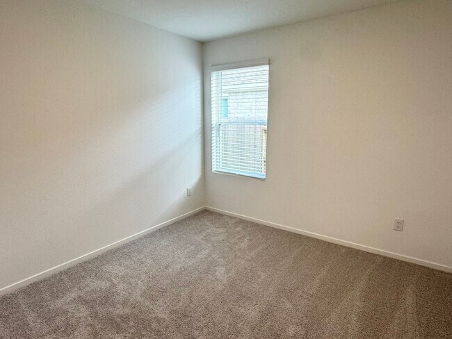 Building Photo - 31509 Pianella Ln