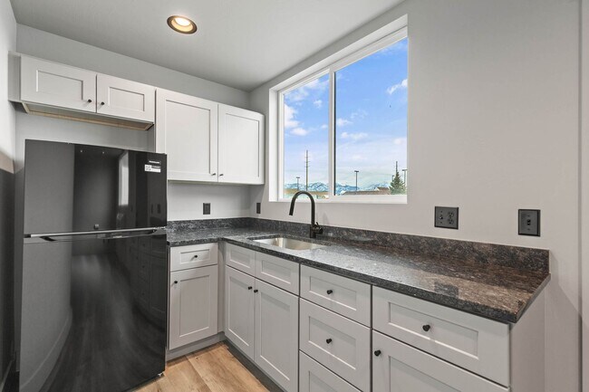 Building Photo - 204 Fletching Way
