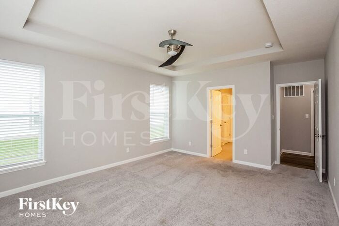 Building Photo - 4434 Hayward Way