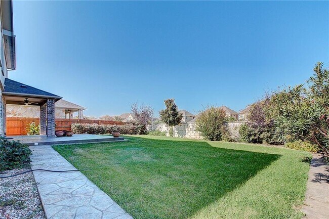 Building Photo - 2601 Mirasol Loop