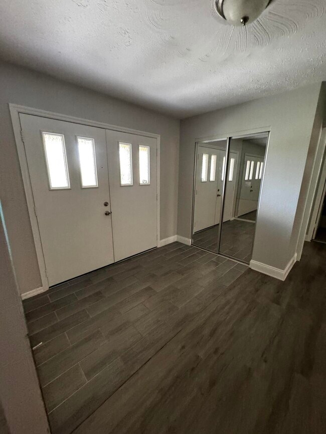 Building Photo - 1886 SE Boma Ave