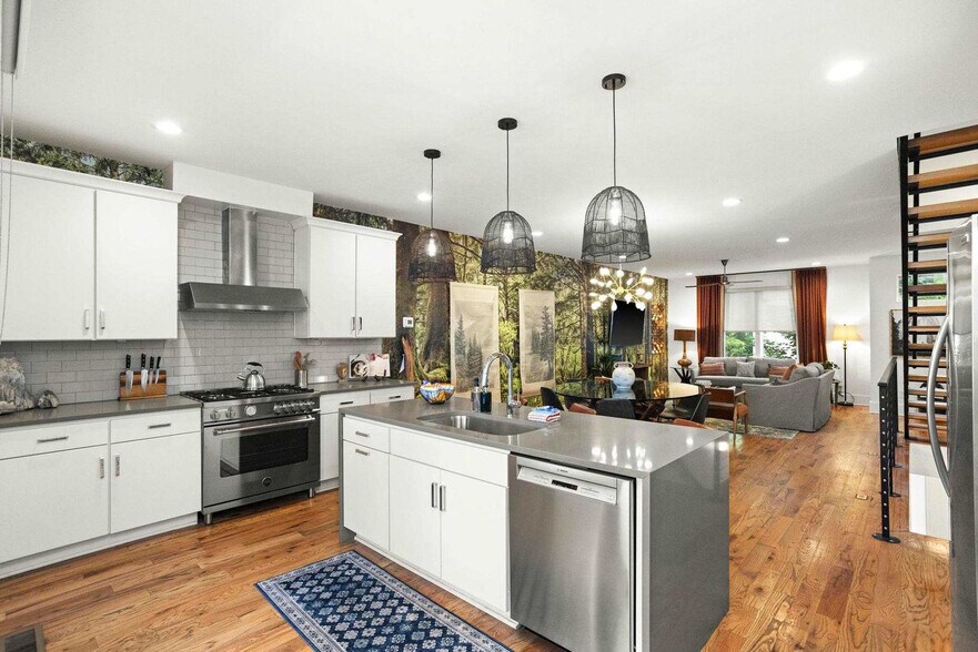 Building Photo - 776 E Argyle Ave